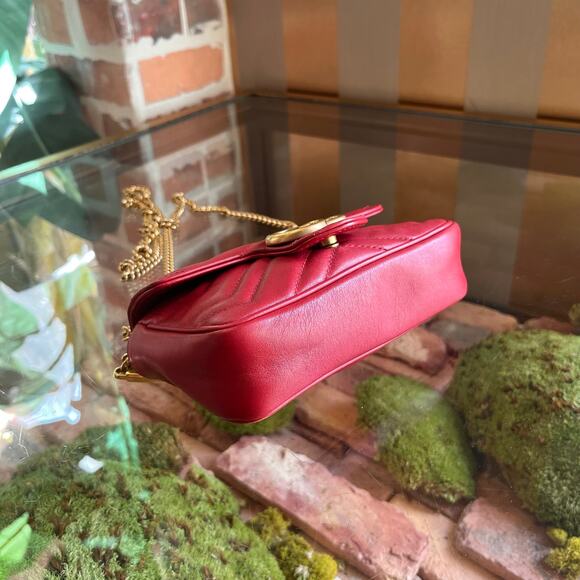 GUCCI GG Marmont Super Mini Red Chevron Leather Crossbody Bag - Picture 5 of 15